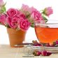 Trà Hoa Hồng là loại trà được làm từ nụ hoa hồng khô. Vì khi hoa đã nở rồi thì rất khó để làm thành trà. Thế nên người làm trà sẽ hái nụ hoa chưa nở. Lúc này cánh hoa vẫn còn đang khép lại rất chặt và người làm trà...
