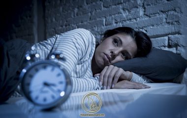 Mất ngủ là một rối loạn giấc ngủ phổ biến có thể bao gồm ngủ không sâu giấc, khó đi vào giấc ngủ, thức dậy quá sớm và không thể quay lại giấc ngủ và vẫn có thể cảm thấy mệt mỏi khi thức dậy...